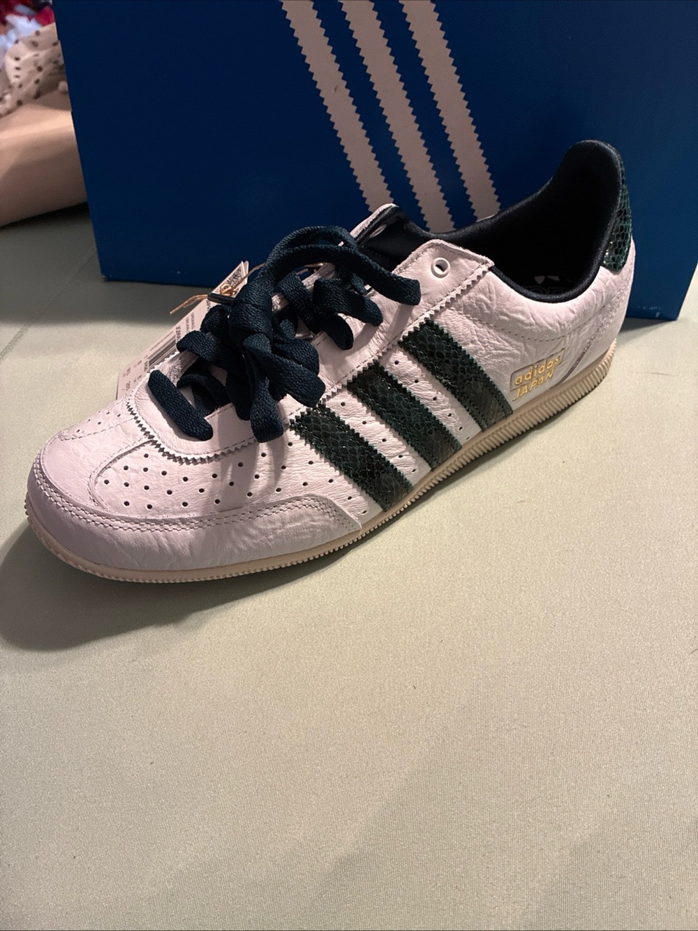 Adidas ladies Japan cloud white/collegiate green size 10